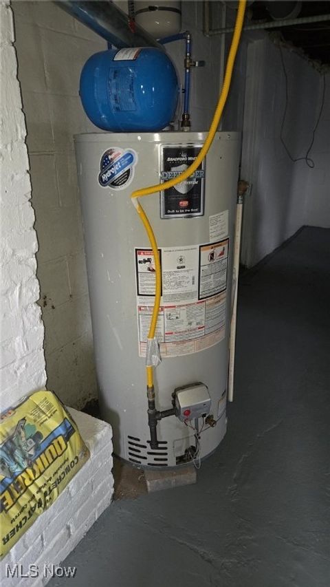 Tiny photo for 225 Jacquette Street, Bridgeport, OH 43912 (MLS # 5180294)