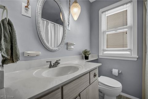 Tiny photo for 424 E 326th Street, Willowick, OH 44095 (MLS # 5216673)