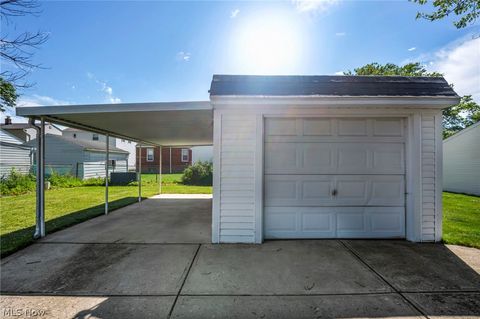 Tiny photo for 424 E 326th Street, Willowick, OH 44095 (MLS # 5216673)
