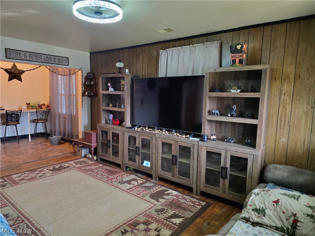 Edgelawn Adn - Residential