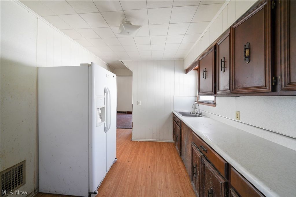 Photo of 2407 Trussit Avenue, Youngstown, OH 44505 (MLS # 5189356)