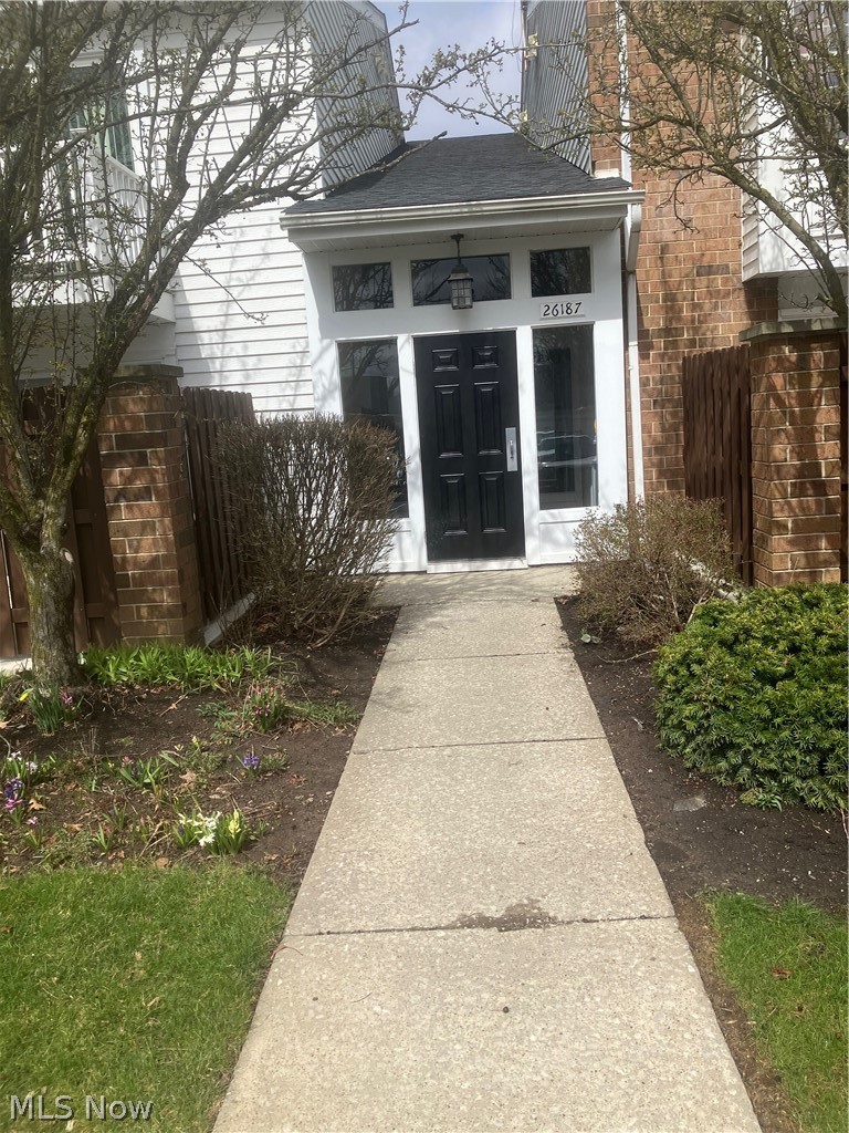 Gardens/Raintree Condos - Residential