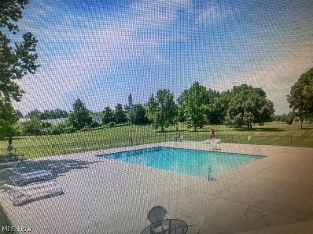 Gardens/Raintree Condos - Residential