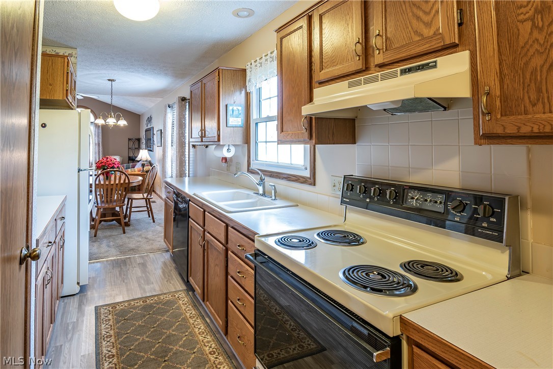 Hartville Country Commons Condo - Residential