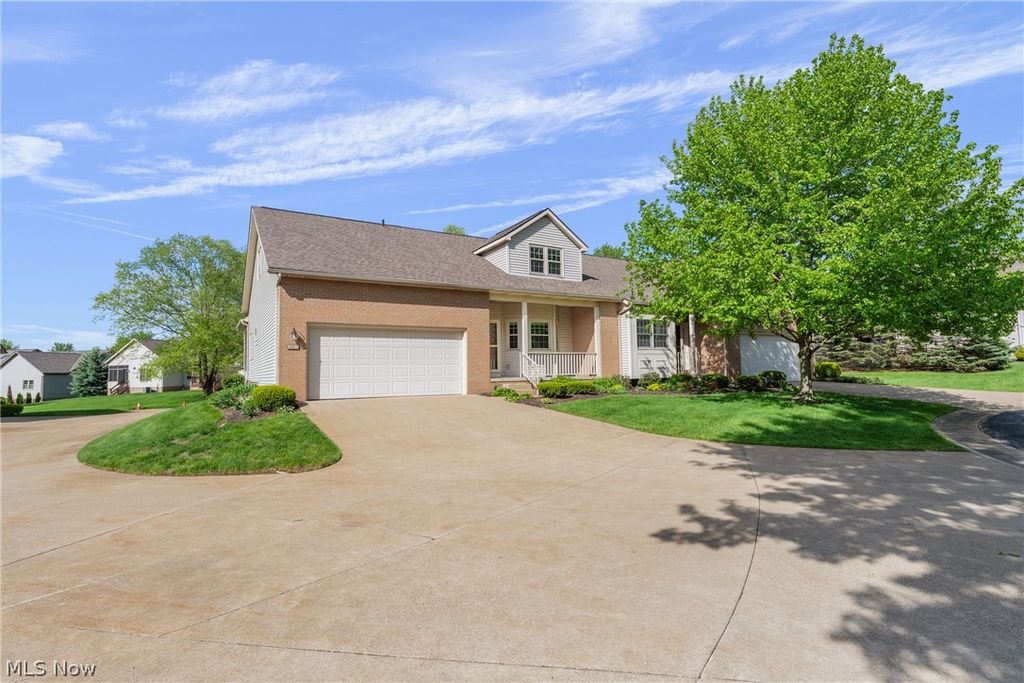 Photo of 2423 Charing Cross Road NW, Canton, OH 44708 (MLS # 5205344)