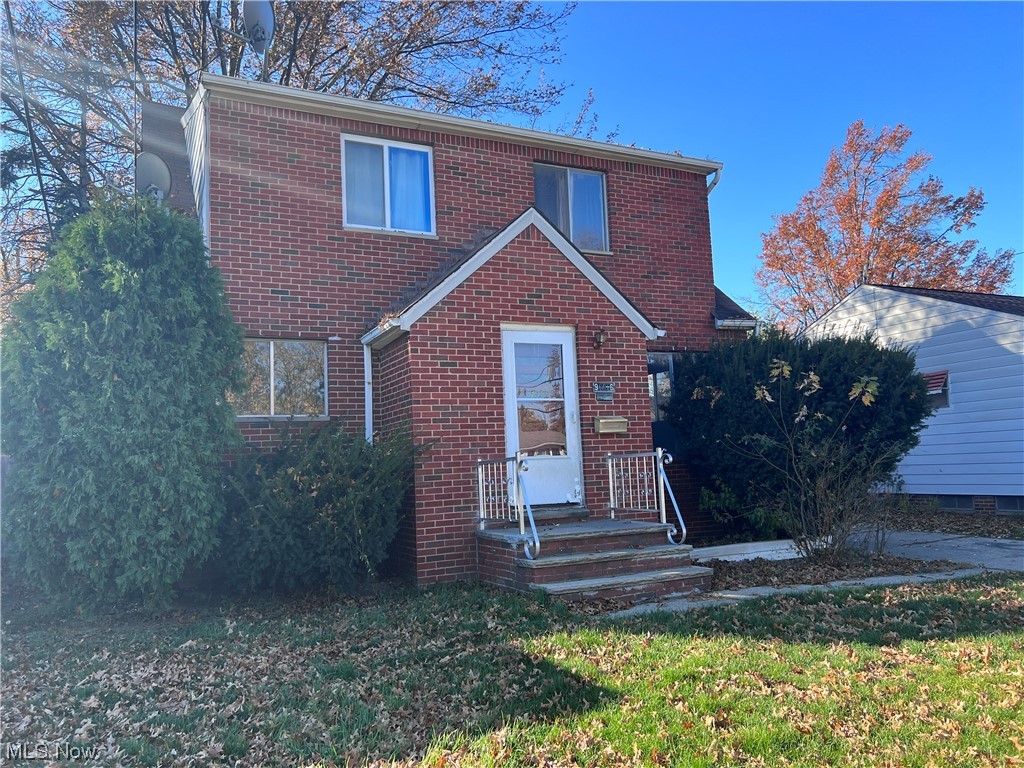 Welcome to this fantastic investment opportunity located in Euclid, Ohio! Priced at $144,900, this property offers great potential for both seasoned and new investors. With a total of 2 bedrooms and 1 full bathroom in each unit, this duplex provides comfortable living spaces for tenants.
Spanning across 1,768 square feet, this property boasts ample room for residents to enjoy. Each unit features 2 spacious bedrooms, ensuring plenty of space for relaxation and privacy.
One of the units is currently occupied by a long-term tenant, providing a stable source of income for the savvy investor. This offers a great opportunity to generate immediate rental income while potentially increasing the value of the property over time.
Located in Euclid, Ohio, this property benefits from its proximity to various amenities, including shopping centers, restaurants, and entertainment options. The area offers a vibrant community and a range of recreational activities to enjoy.
Don't miss out on this remarkable investment opportunity in Euclid, Ohio. Act now and seize the chance to add this property to your portfolio. Contact us today to schedule a showing and explore the potential of this great investment!
