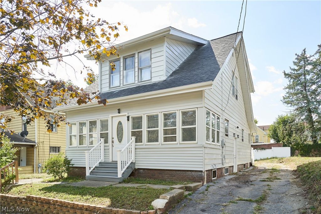 Photo of 2154 12th Street SW, Akron, OH 44314 (MLS # 5195480)