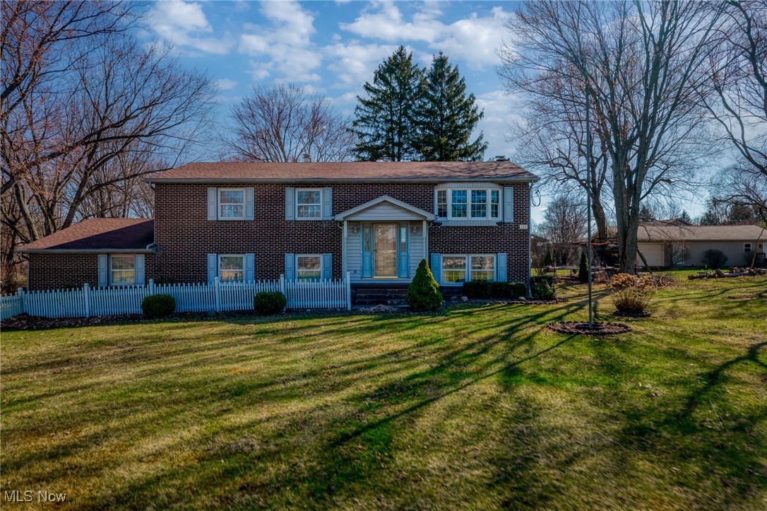 122 Maple Drive, Columbiana, Ohio image 1