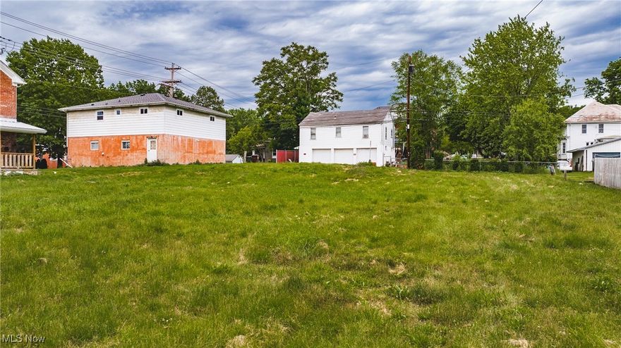 Two Commercial level lots on Greene St. 1/3 of an acre, 100 foot of road frontage, depth is 166 feet. Close to Colegate and Acme Dr. 
 Can get access from Greene or the alley behind the lots.