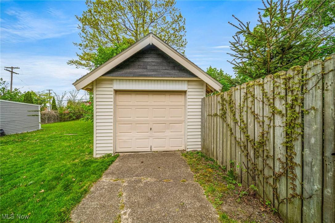 1463 Coutant Avenue, Lakewood, Ohio image 5