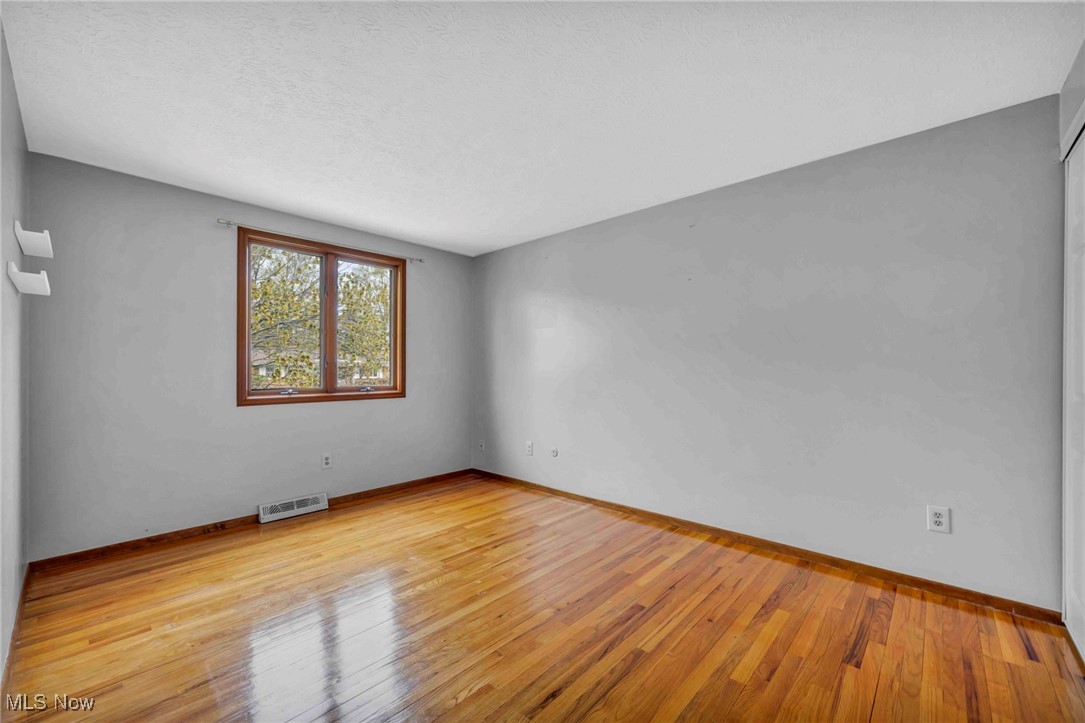 462 Waterbury Drive, Eastlake, Ohio image 21
