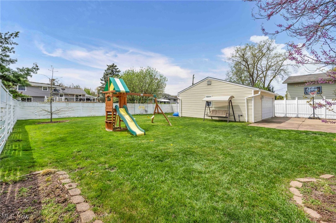 462 Waterbury Drive, Eastlake, Ohio image 35