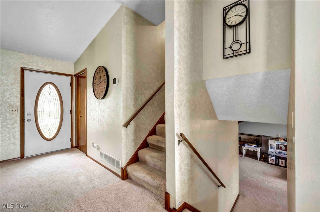 462 Waterbury Drive, Eastlake, Ohio image 7