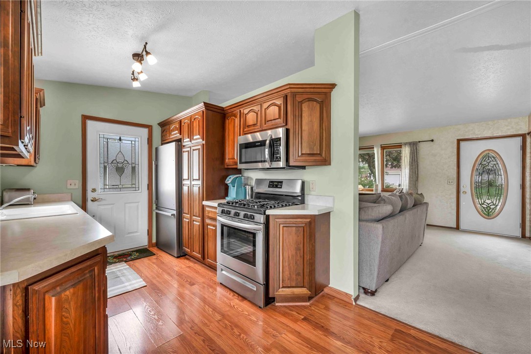 462 Waterbury Drive, Eastlake, Ohio image 11