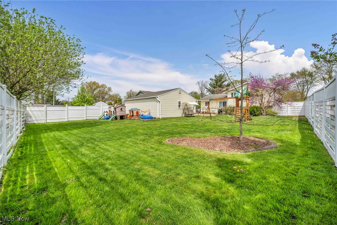 462 Waterbury Drive, Eastlake, Ohio image 33