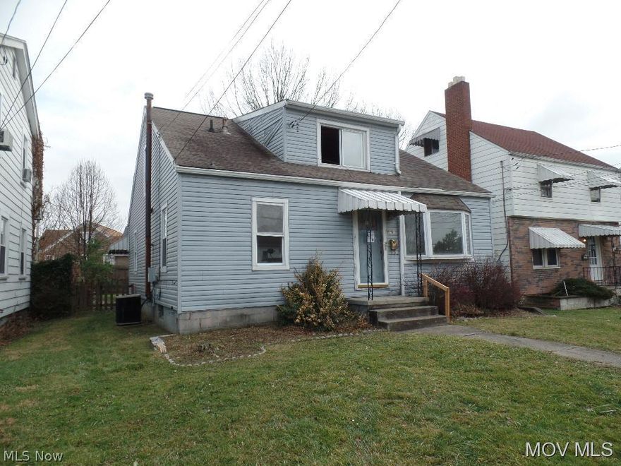 A bungalow house within a short walking distance to the city park. House has 2 bedrooms on the main floor and 1 bathroom. The upstairs could be an additional bedroom or family room. The backyard is fenced in with a bit of peace and quite.  Elem: Criss Elementary School  Elem/Bus: N  JrHigh: Van Devender Jr. High School  JrHigh/Bus: N  High: Parkersburg High  High/Bus: N  Fire: CIT  Police: CTY  ;SQFT=Fin L1:1020, Fin L2:224, Fin Above:1224, Fin Total:1124, Unfin Bsmt:1020, Unfin Above:1020;PRKG= On Street