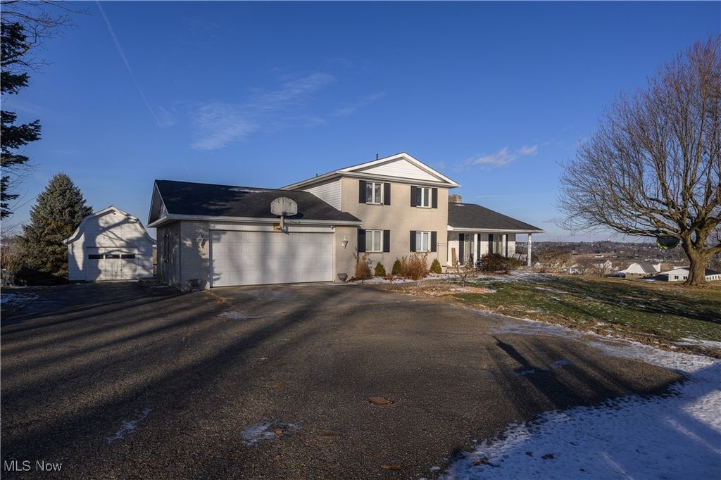 Photo of 264 Pleasant Valley Road NW, Sugarcreek, OH 44681 (MLS # 5183860)