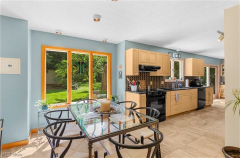 Tiny photo for 1337 Springwood TRCE SE, Warren, OH 44484 (MLS # 5239916)