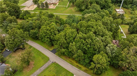 Tiny photo for 1337 Springwood TRCE SE, Warren, OH 44484 (MLS # 5239916)