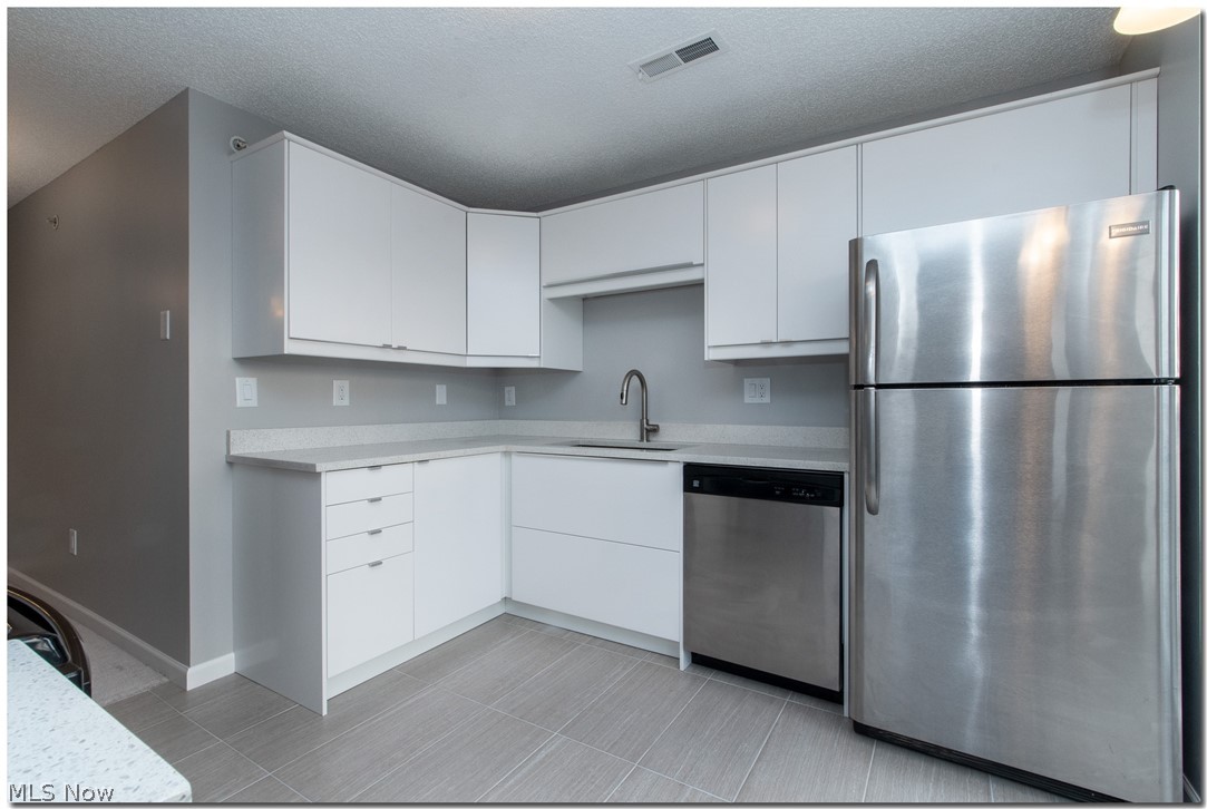 Fox Hol/Woodhawk Condo Ph 02 - Residential