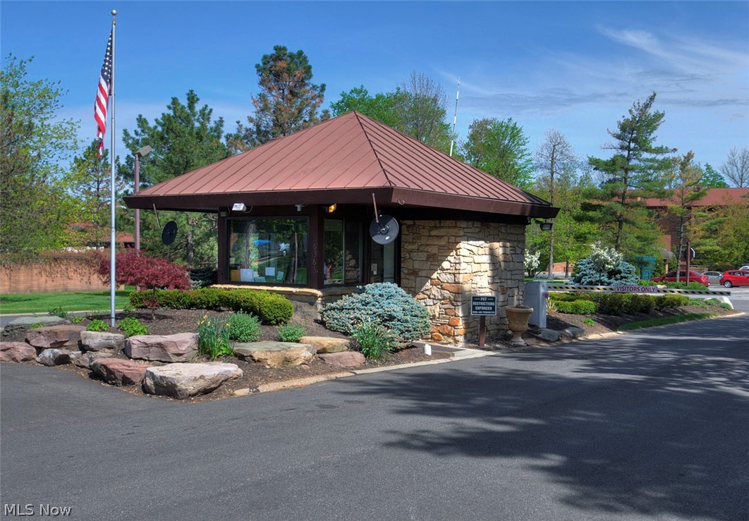 Fox Hol/Woodhawk Condo Ph 02 - Residential