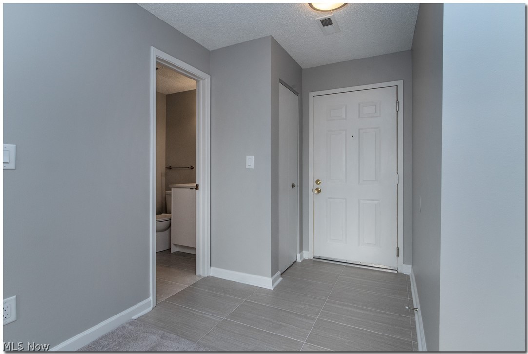 Fox Hol/Woodhawk Condo Ph 02 - Residential