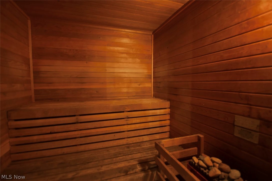 Fox Hol/Woodhawk Condo Ph 02 - Residential