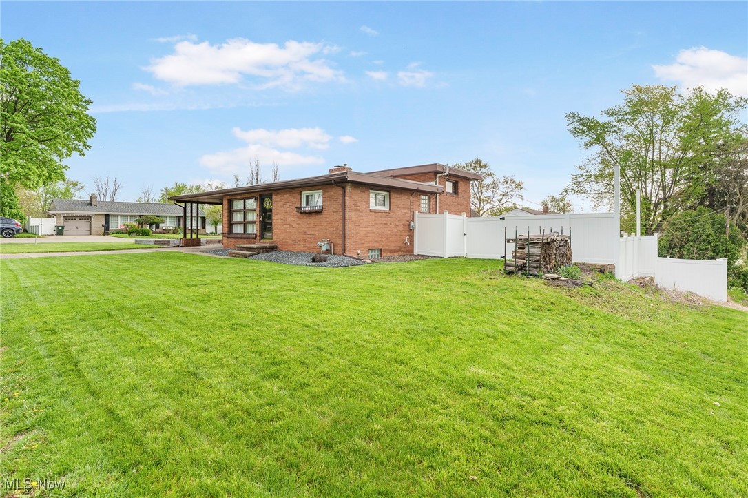 3184 Landscape Circle, Canton, Ohio image 37
