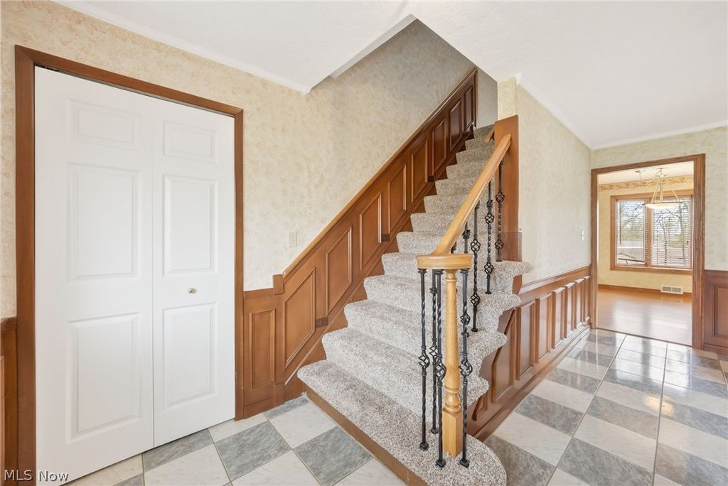 Photo of 2300 Green Acres Drive, Parma, OH 44134 (MLS # 5202979)