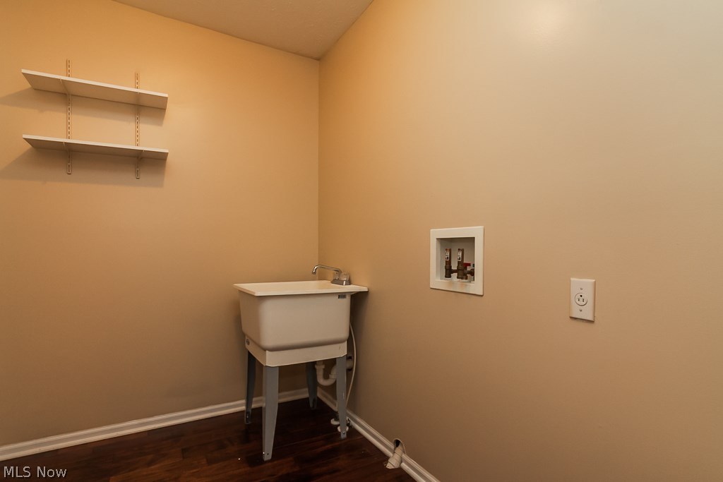 J H Mccall Inc Bedford Hlnds S - Residential