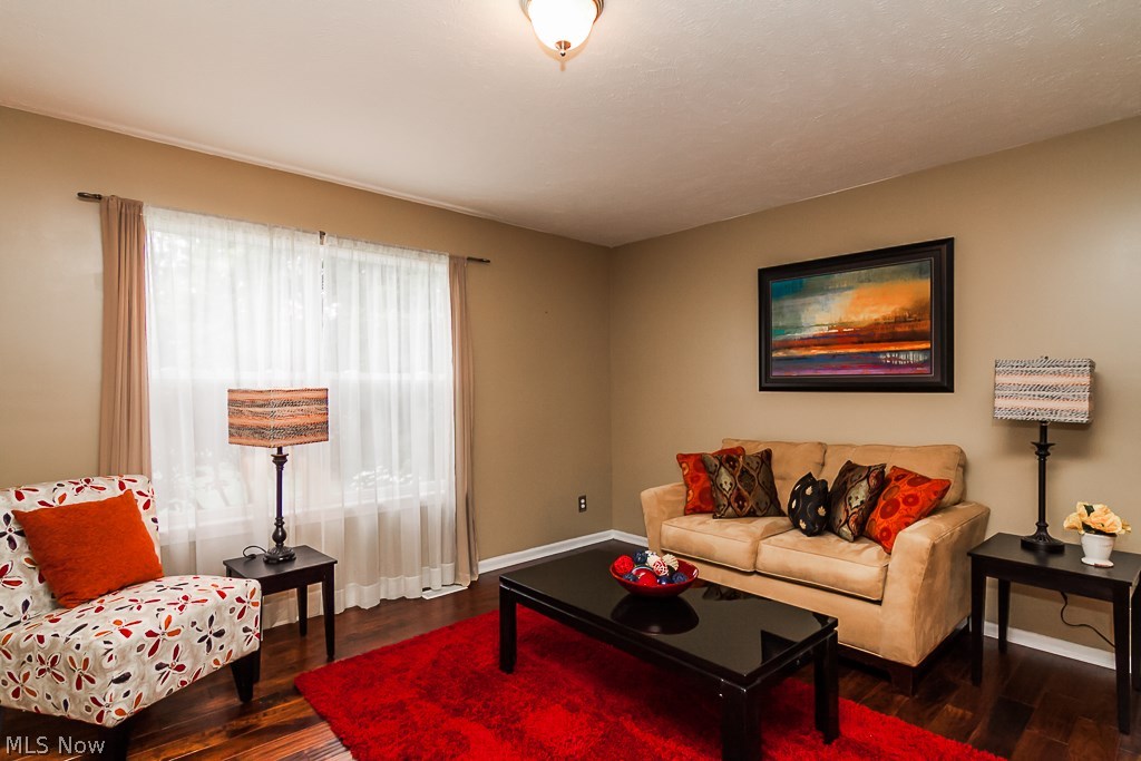 J H Mccall Inc Bedford Hlnds S - Residential