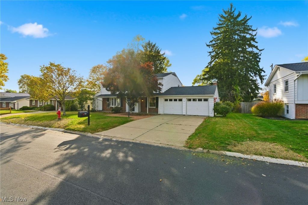 Photo of 1209 Greenacre Drive, Cambridge, OH 43725 (MLS # 5168087)