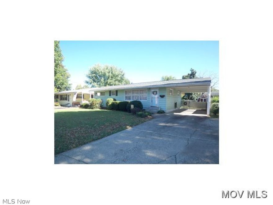 Great starter home sitting on dead-end street. 4th bedroom & rec room in basement, privacy fenced backyard, carport attached, Anderson wood windows with storm windows, toilet in basement is up flush - liquids only. New updates: main floor all new light switches, receptacles & cover plates, new door knobs & door hinges, new carpet, paint & trim in basement rec room & added door to furnace room. All measurements are approximate.  Elem: Greenmont Elementary  Elem/Bus: N  JrHigh: Jackson Jr. High School  JrHigh/Bus: Y  High: Parkersburg High  High/Bus: Y  Fire: VOL  Police: CTY  PossFreeGas: N  ;SQFT=Fin L1:960, Fin Bsmt:771, Fin Above:960, Fin Total:1731, Unfin Bsmt:191, Unfin Above:191;GAR= 1 Car Carport