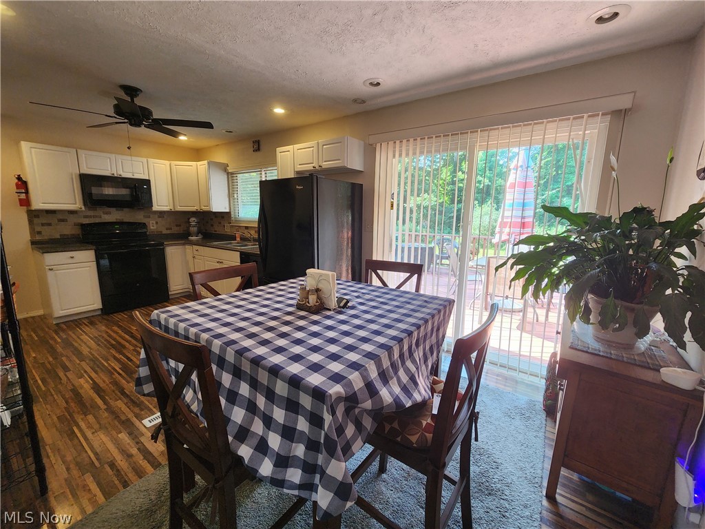 Roseland Country Est - Residential