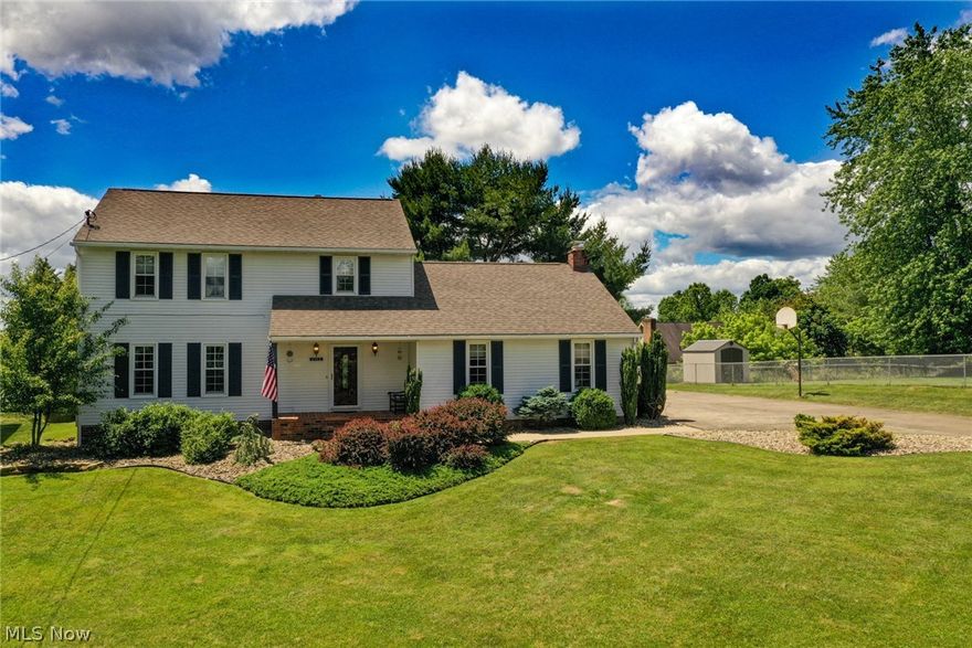 This 4 bedroom home with 2 full and 1 1/2 bath sits in the Forrest Hills addition of Vienna.  The home offers ample storage, large living spaces, updated Granite Kitchen with matching island table, level back yard for entertaining off of the 16x 21 screened in patio. The lower level Rec room and 4th bedroom has an egress window installed. The Laundry is located in basement with ample storage
Conveniently located just minutes from Vienna for  shopping and dining, Jackson Park & I-77 interchange.