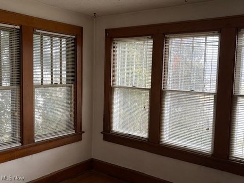 Tiny photo for 345 Wabash Avenue S, Brewster, OH 44613 (MLS # 5180237)