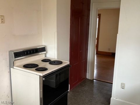 Tiny photo for 345 Wabash Avenue S, Brewster, OH 44613 (MLS # 5180237)