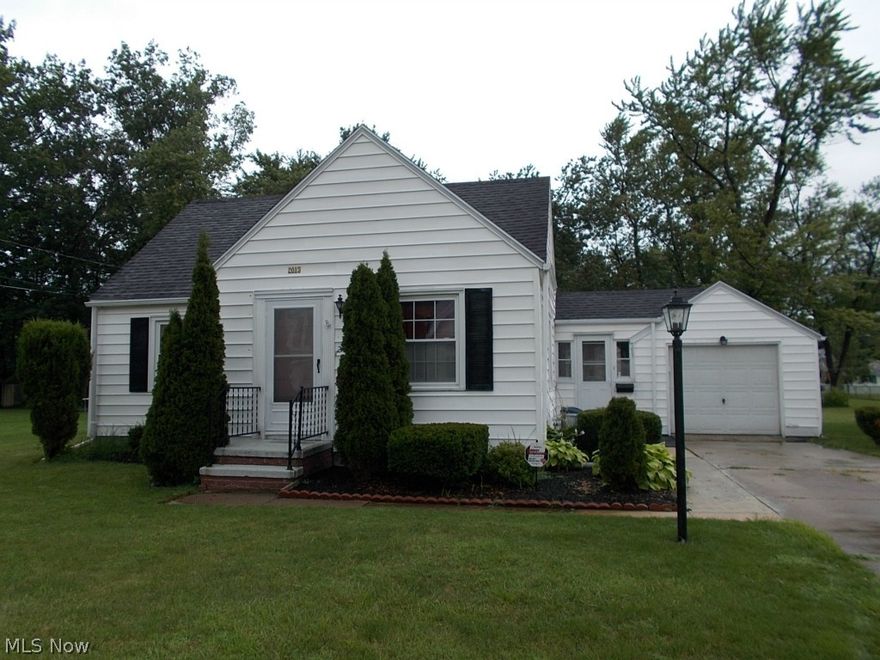 Charming, one owner Cape Cod in West Harbor.  New roof, replaced windows, central air, 4 bdrms., and extra large living room. Very well maintained and ready for occupancy.
