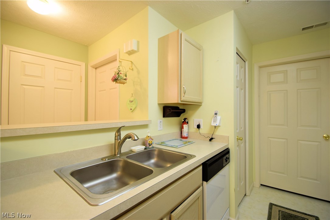 Lenox Crk Condo Ph 02 - Residential