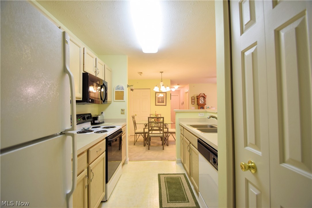 Lenox Crk Condo Ph 02 - Residential