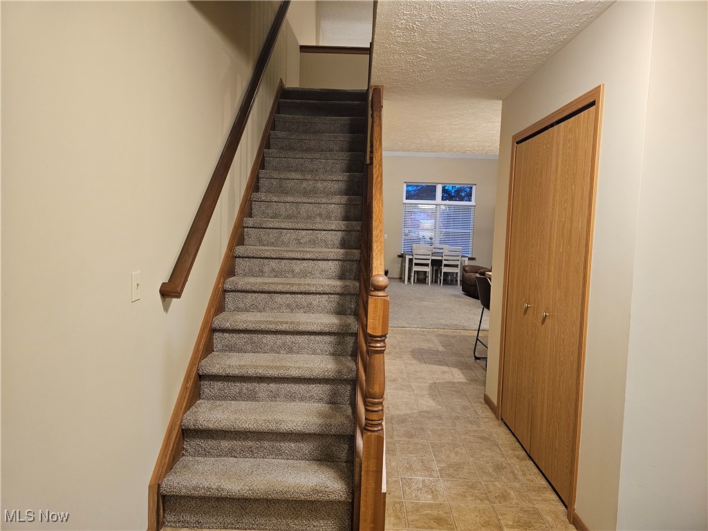 16481 Cottonwood Place, Middlefield, Ohio image 4