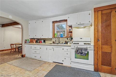 Tiny photo for 717 Calla Road E, Poland, OH 44514 (MLS # 5186210)