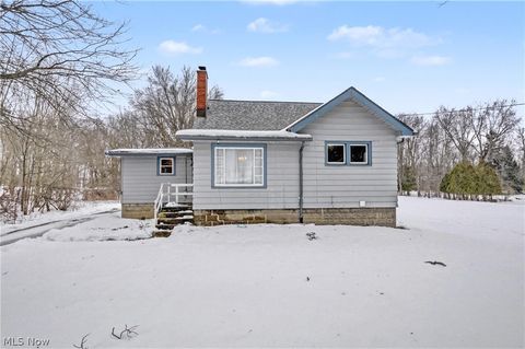 Photo of 717 Calla Road E, Poland, OH 44514 (MLS # 5186210)