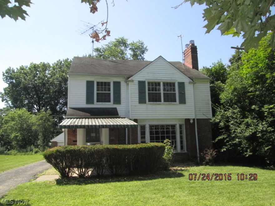 Up & down duplex with all separate utilities & mechanicals.   Beautiful hardwood floors.  Could be a money maker. Property sold as-is.