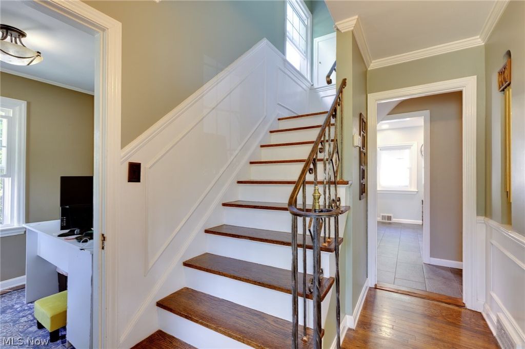 Photo of 3655 Traver Road, Shaker Heights, OH 44122 (MLS # 5208165)