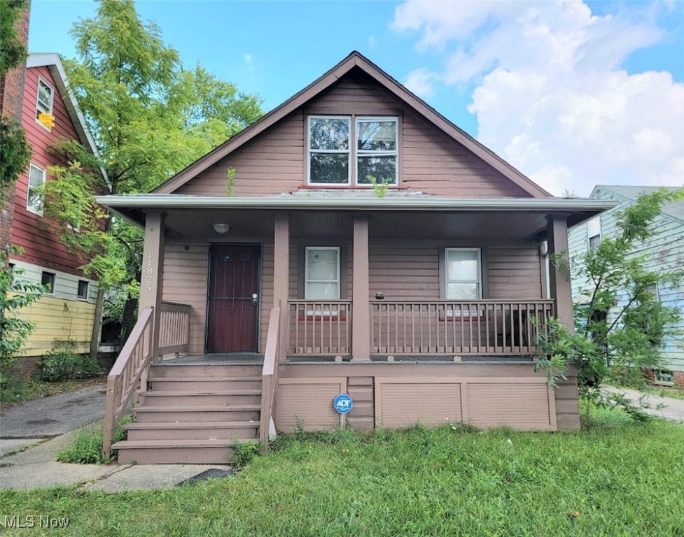 Opportunity Awaits!! We have received multiple offers - Highest & Best offer due by 5pm on 8/21. Seller to make decision on 8/22. Home Sold AS IS- This home is cash only due to repairs needing done to the home. Inspection Report available.
Are you searching for a property with potential, whether as a primary residence or an addition to your investment
portfolio? This 3-bedroom, 1-bath Cape Cod home is ready for you. This home does need some renovation and with some work it will bring out the charm in this classic property. This home is being sold as is with no repairs, buyer to finish cleaning out belongings. . Previously rented at $950 per month
