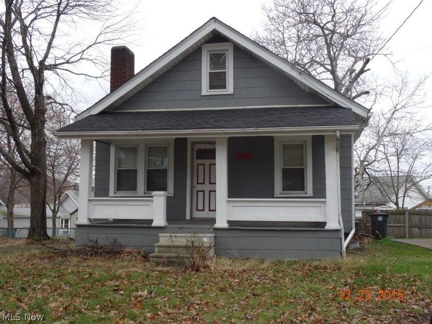 Cute cape right off Gorge Blvd!  Close to Rt 8, shopping.  Inside has nice hardwood floors, nice basement, some updates, det garage.