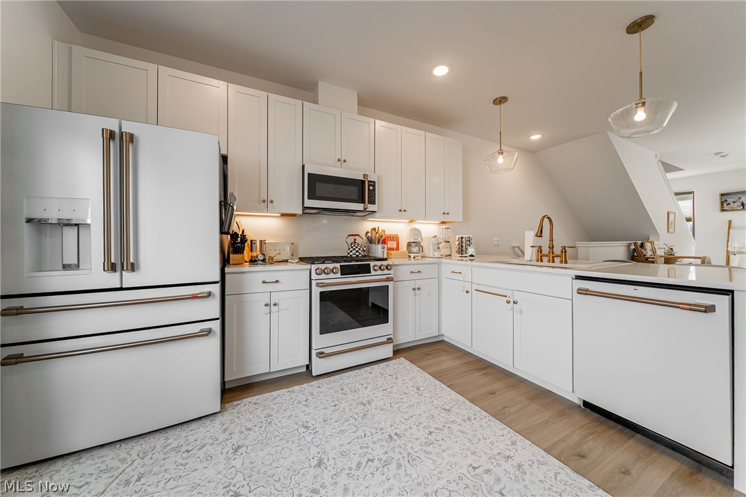 Battery Park Place Twnhms Condo - Residential