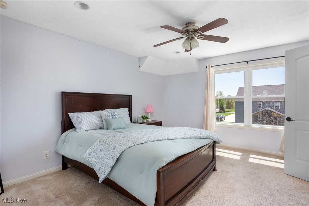 5495 Hedgebrook Drive, North Royalton, Ohio image 32