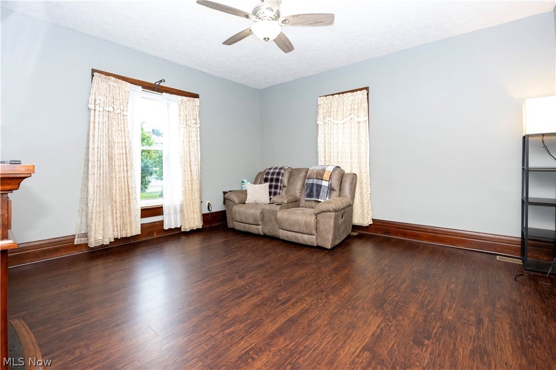 125 E Walnut Street